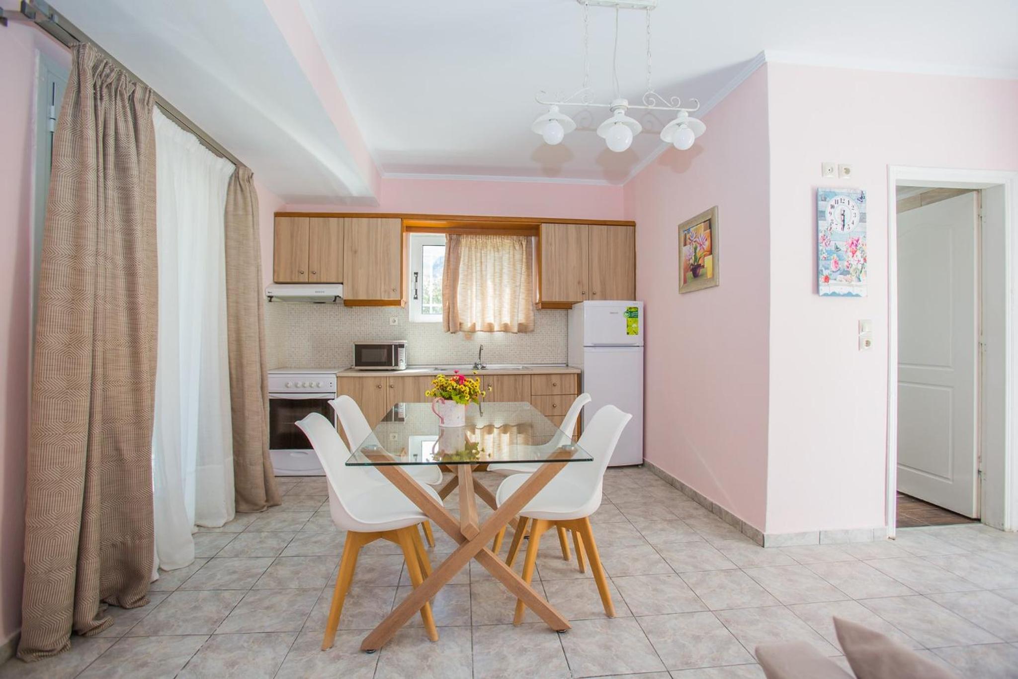 Laura Beach House 7/52
