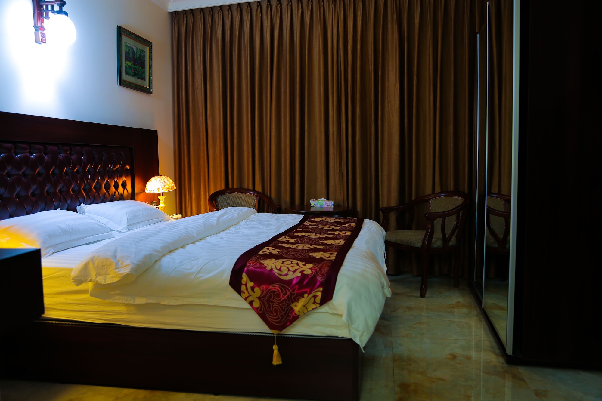 DELUXE, DOUBLE BED