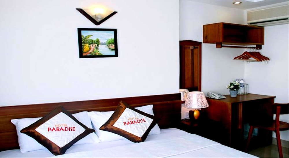 Paradise Hotel 17/28