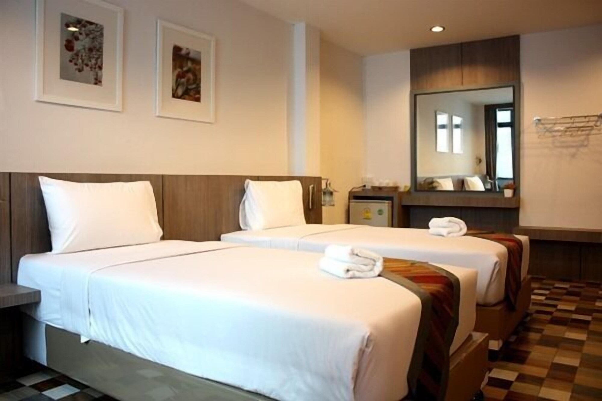 STANDARD, TWIN BEDS