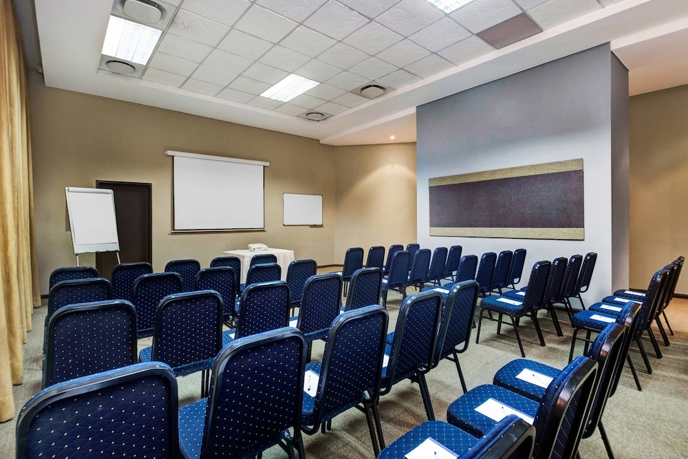 Protea Hotel by Marriott Lusaka Cairo Road 46/51
