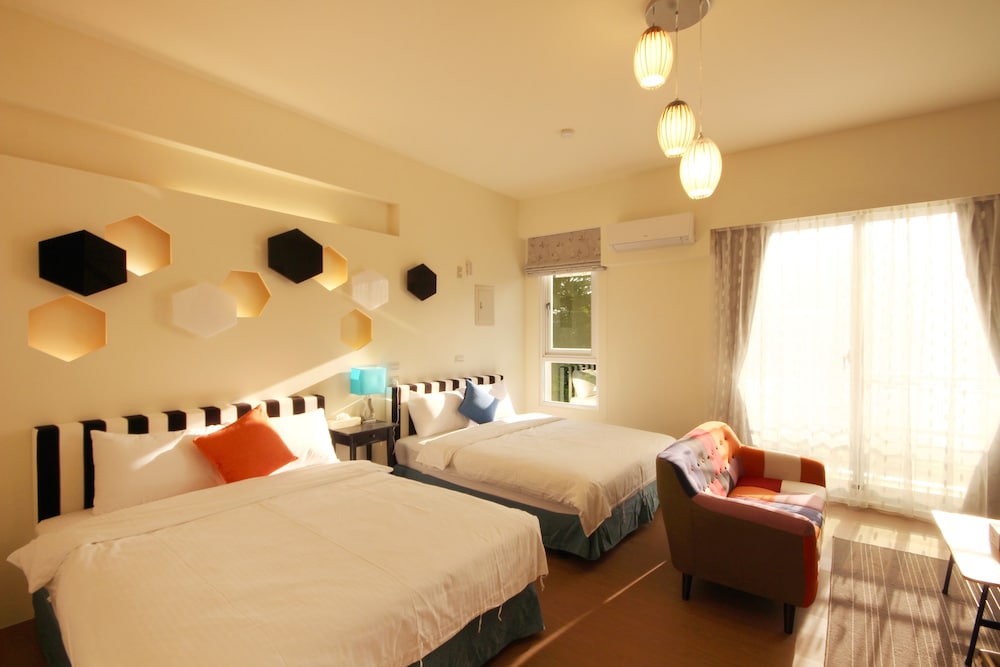 I'm Here B&amp;B 17/47