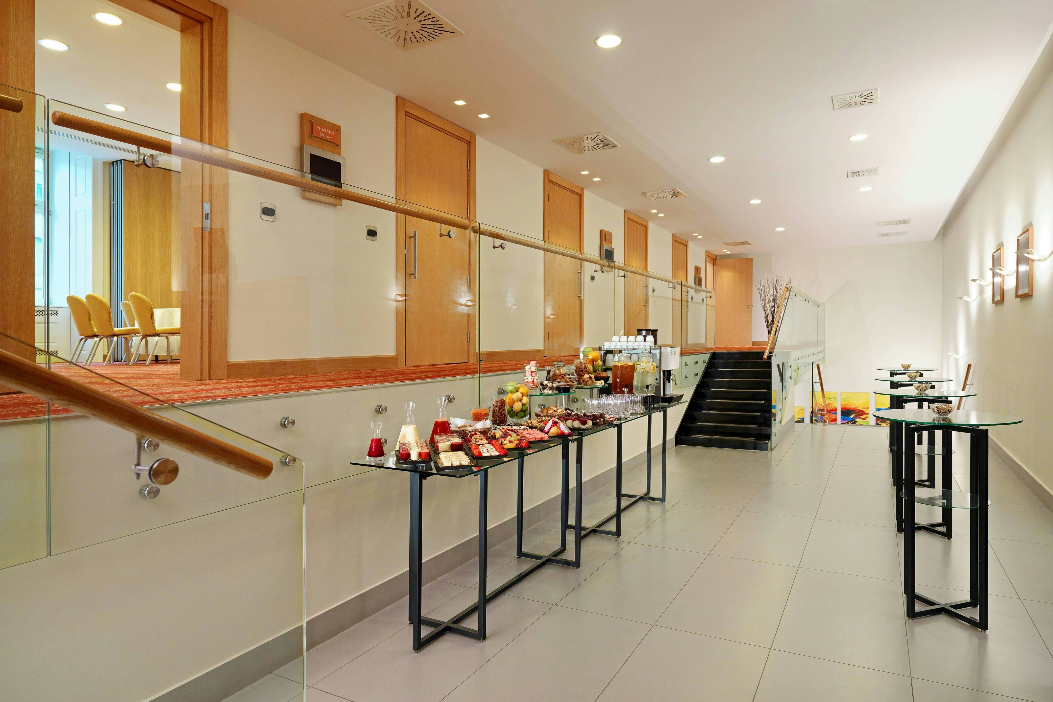 Courtyard By Marriott Budapest City Center Hotel 20/45