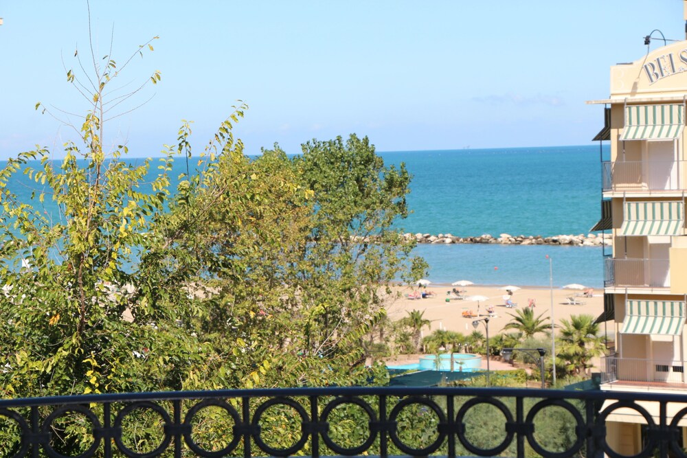 Hotel Antares 24/28