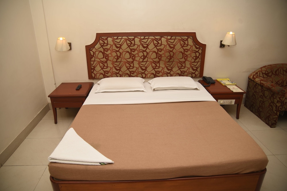 Maurya Hotel 23/66