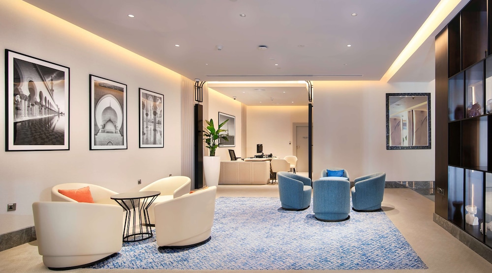 Radisson Blu Hotel and Resort Abu Dhabi Corniche 67/88