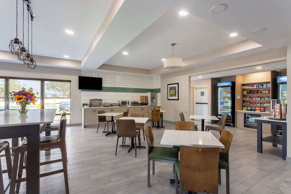 MainStay Suites Bourbonnais - Kankakee 32/47