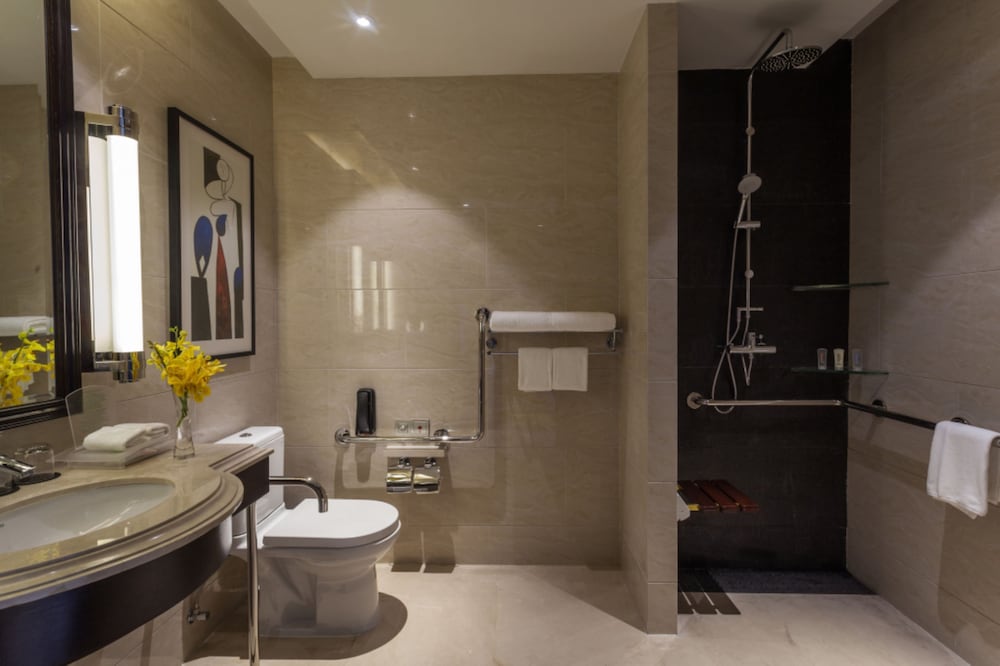 Holiday Inn Guangzhou Airport Zone 19/70