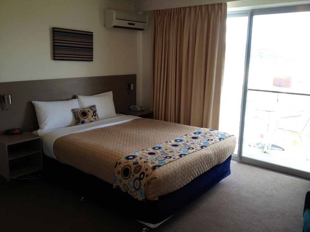 Adina Place Motel Apartments 14/52