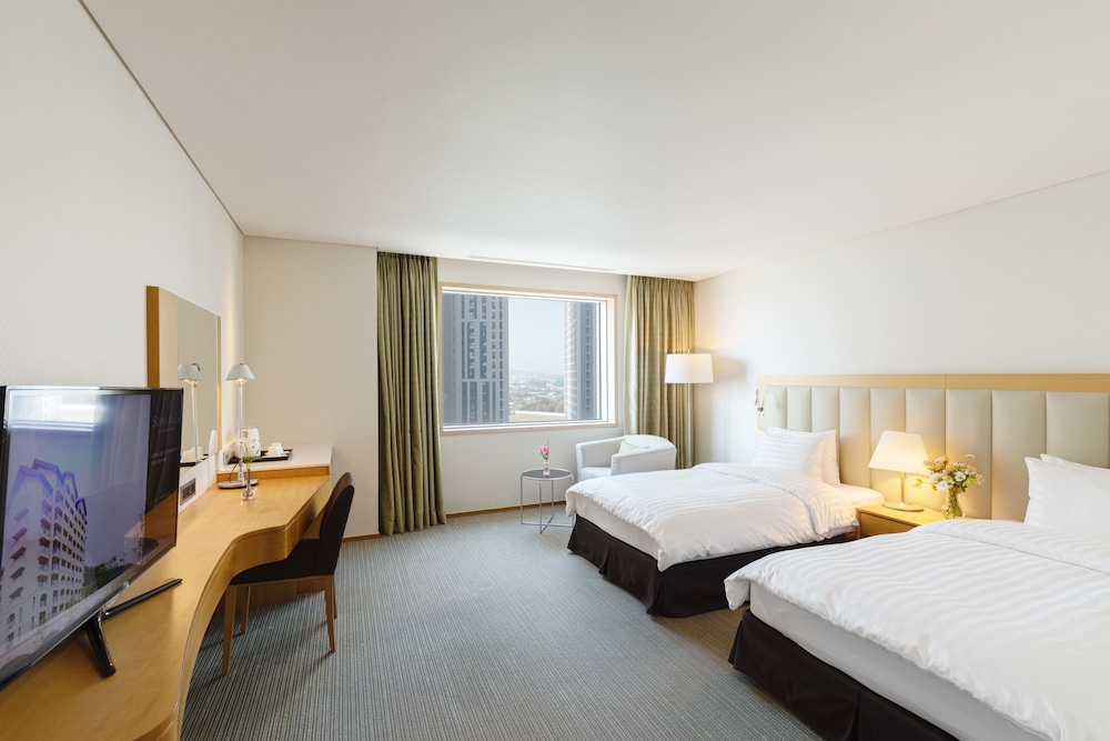 DELUXE, TWIN BEDS, EAST TOWER