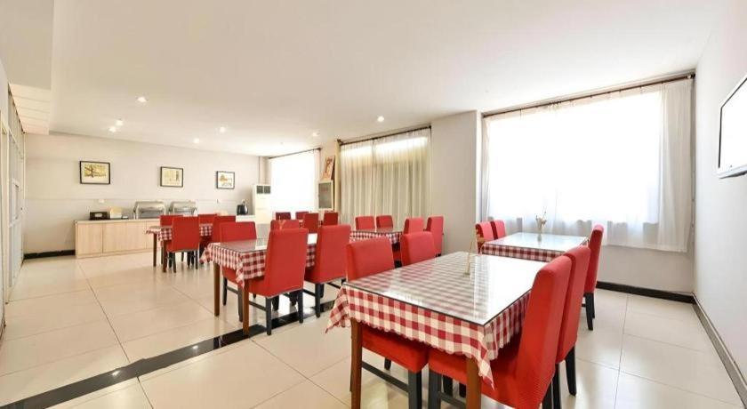 GreenTree Inn Beijing Fengtai District East Avenue Express Hotel 51/62