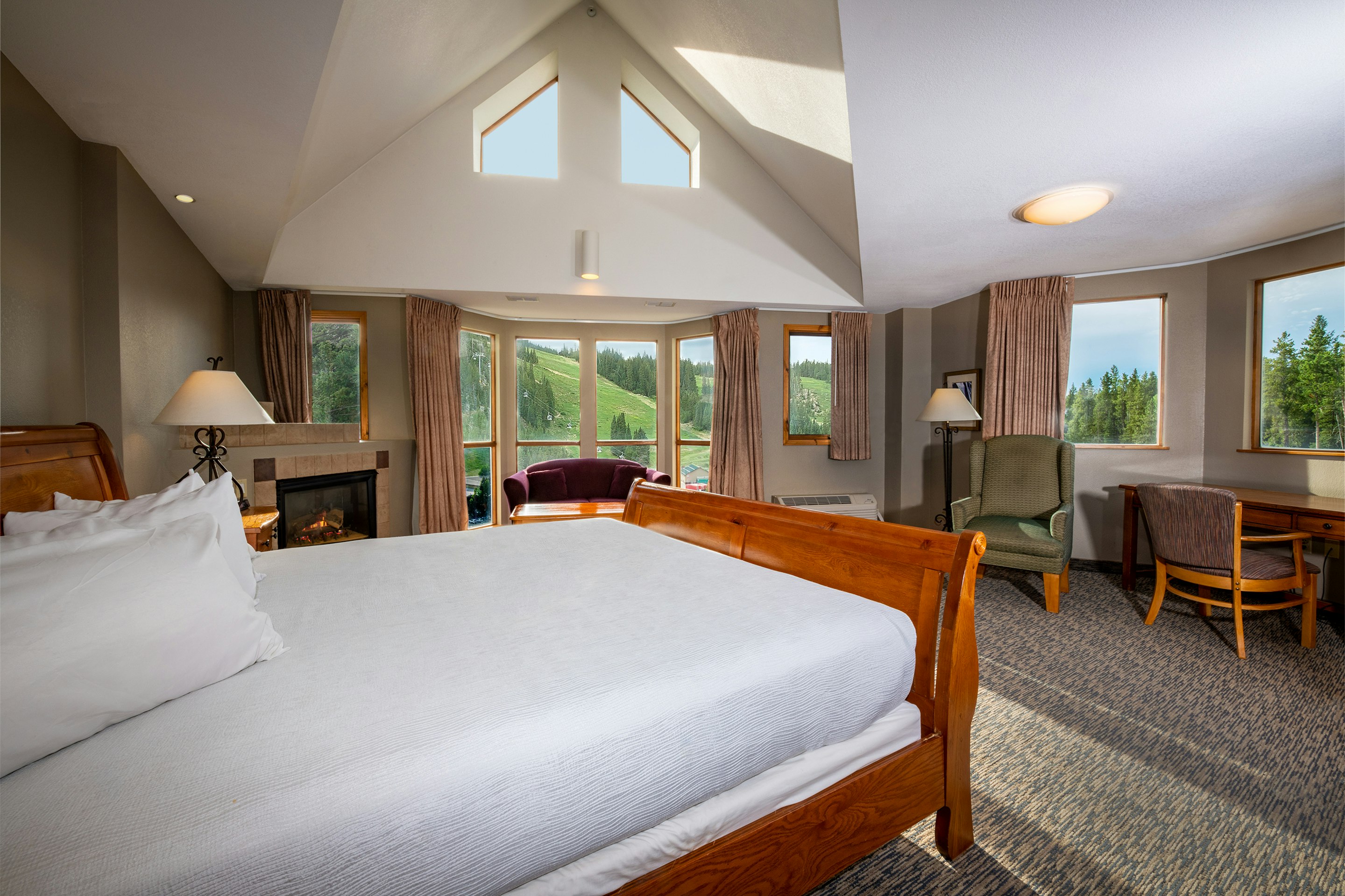 Winter Park Mountain Lodge 7/37