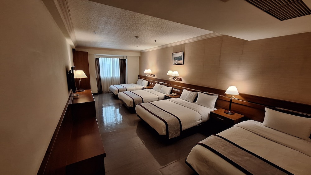 Cheng Pao Hotel 36/64