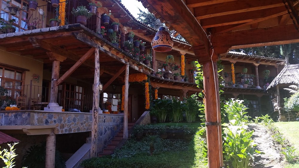 Eco Hotel Ixhi 8/74