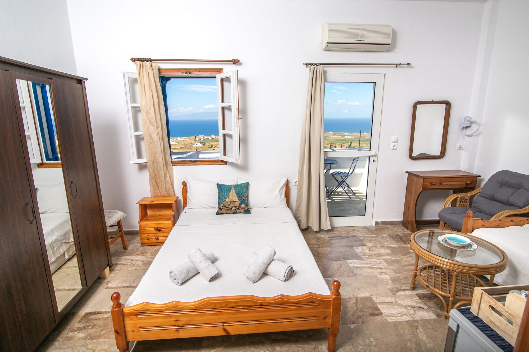 STANDARD, SEA VIEW