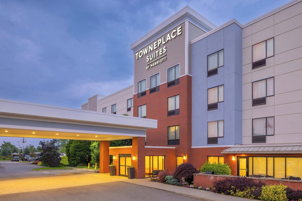TOWNEPLACE SUITES BUFFALO AIRPORT 41/50