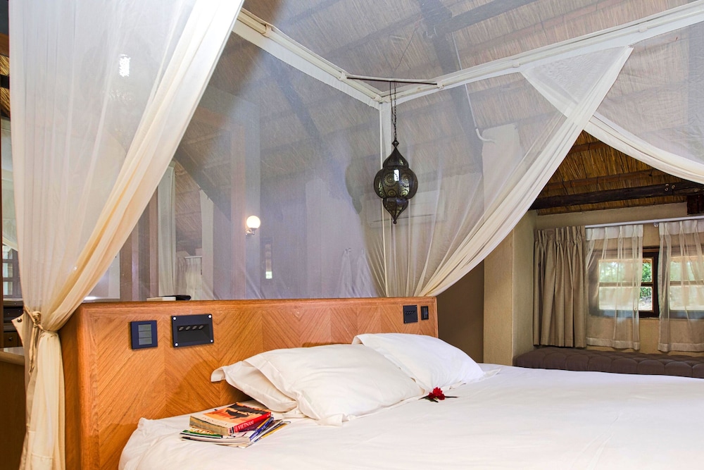 LUXURY, DOUBLE BED
