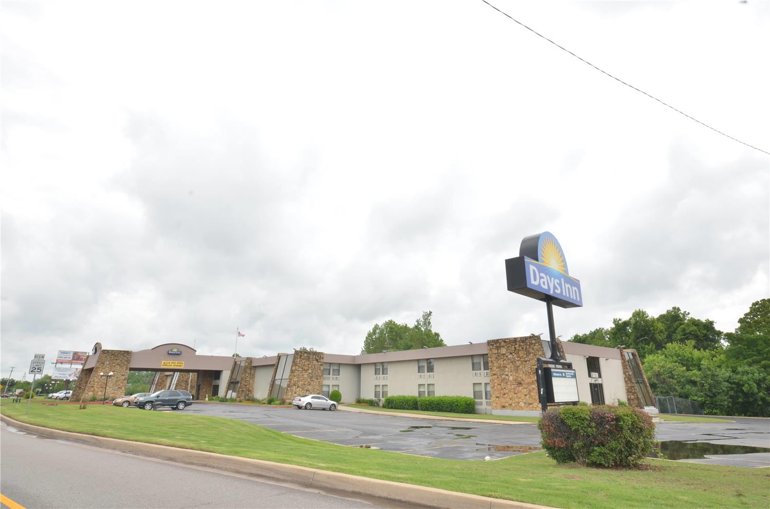 Days Inn by Wyndham Southern Hills/ORU 1/36