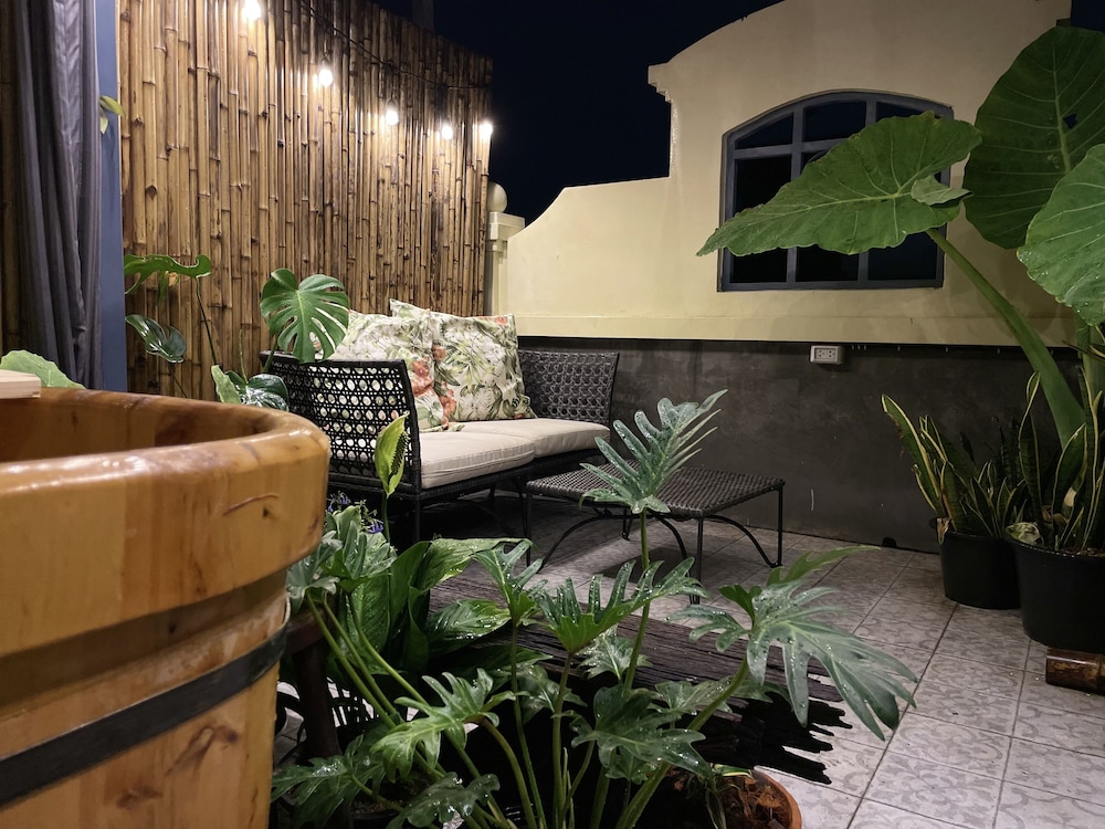 Central Old Town Cottage 40/50