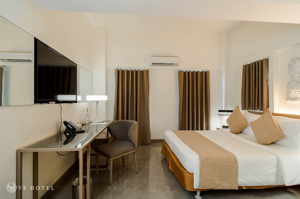 VS Hotel 11/48