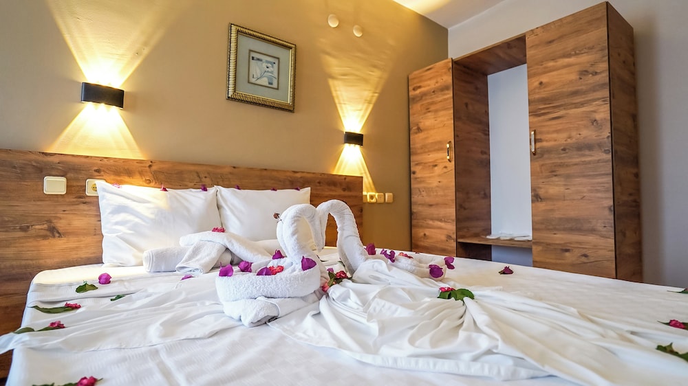 Nex Royal Beach Hotel 17/41