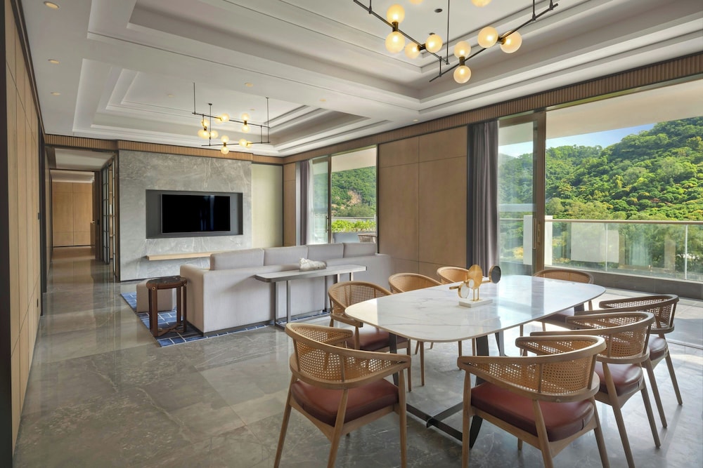 Sheraton Maoming Hot Spring Resort 21/30