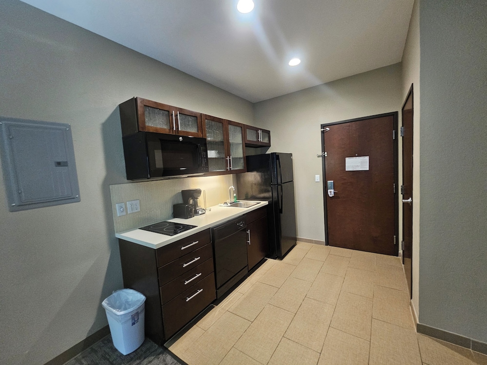Heritage Place Hotel & Suites 8/48