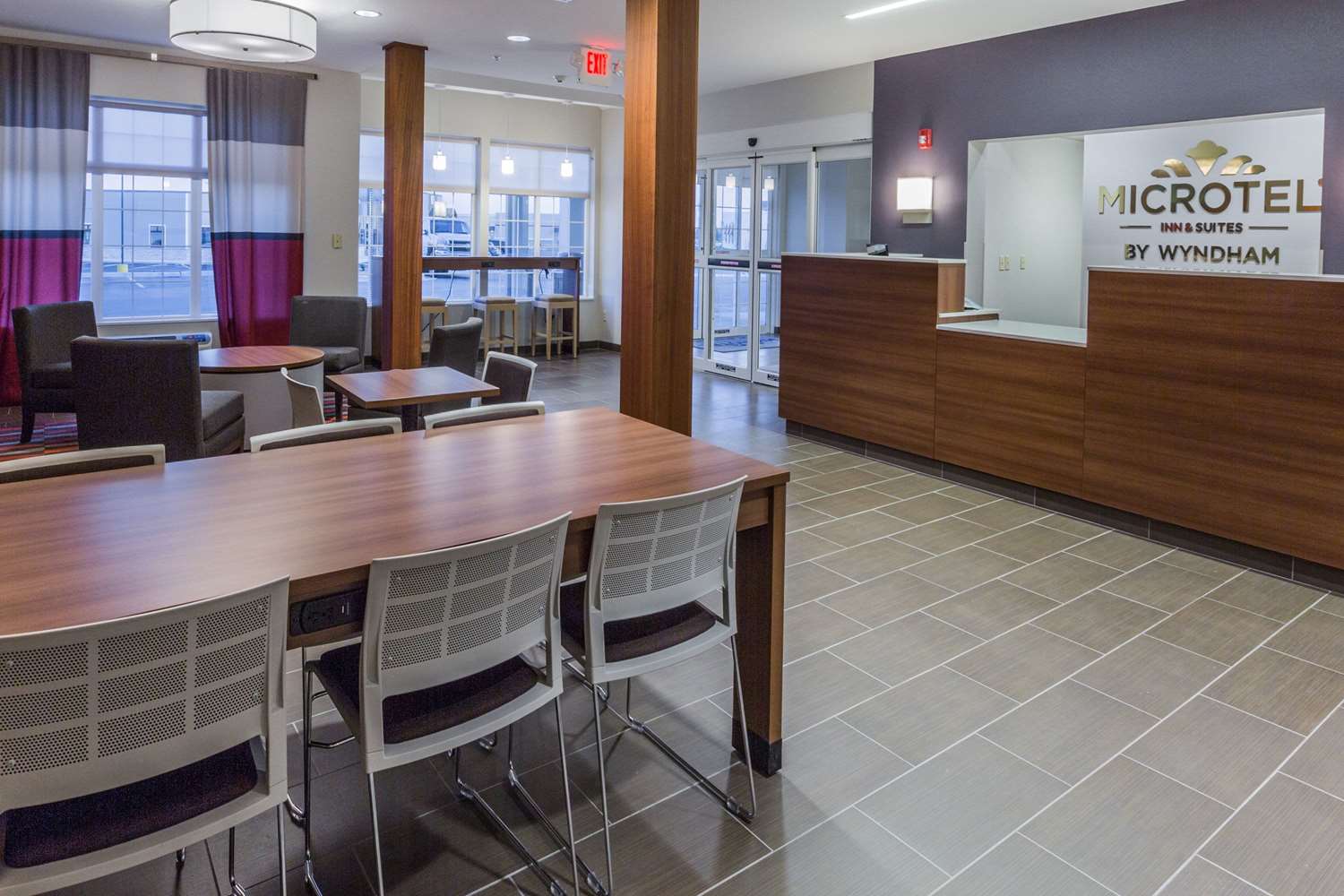 Microtel Inn And Suites By Wyndham Tioga 17/23