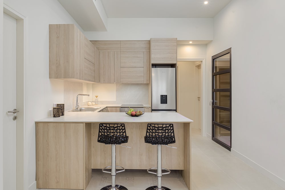 Thiramenous Residence 27/29