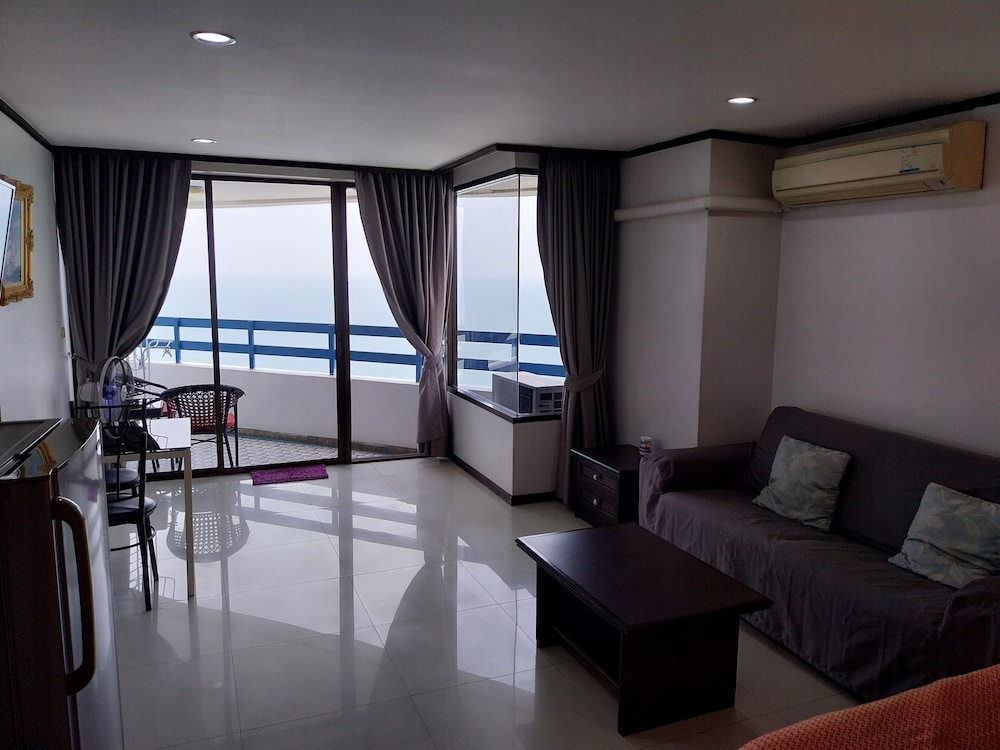 Alex Group Jomtien Plaza Condotel 22/50