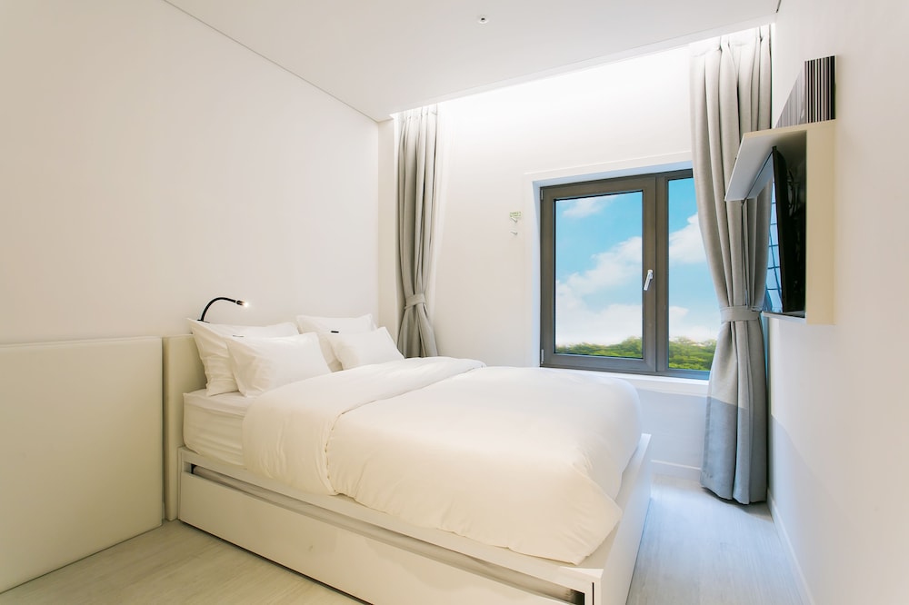 H Avenue Hotel Shinchon & Idae 20/50