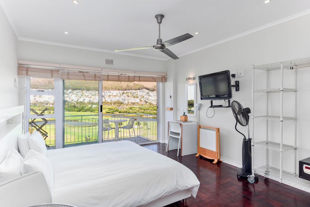 Mouille Point Village 15/50