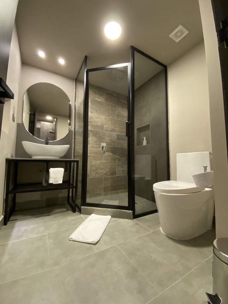 Giluxe Hotel Pereira 35/36