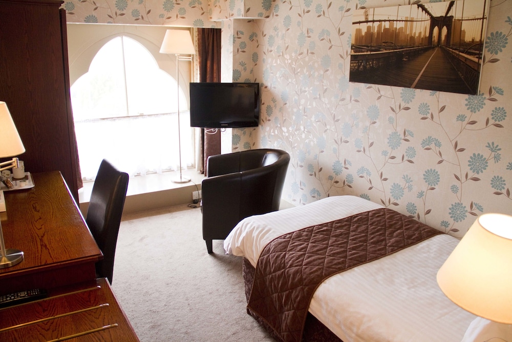 The Duke Of Cornwall Hotel 30/73