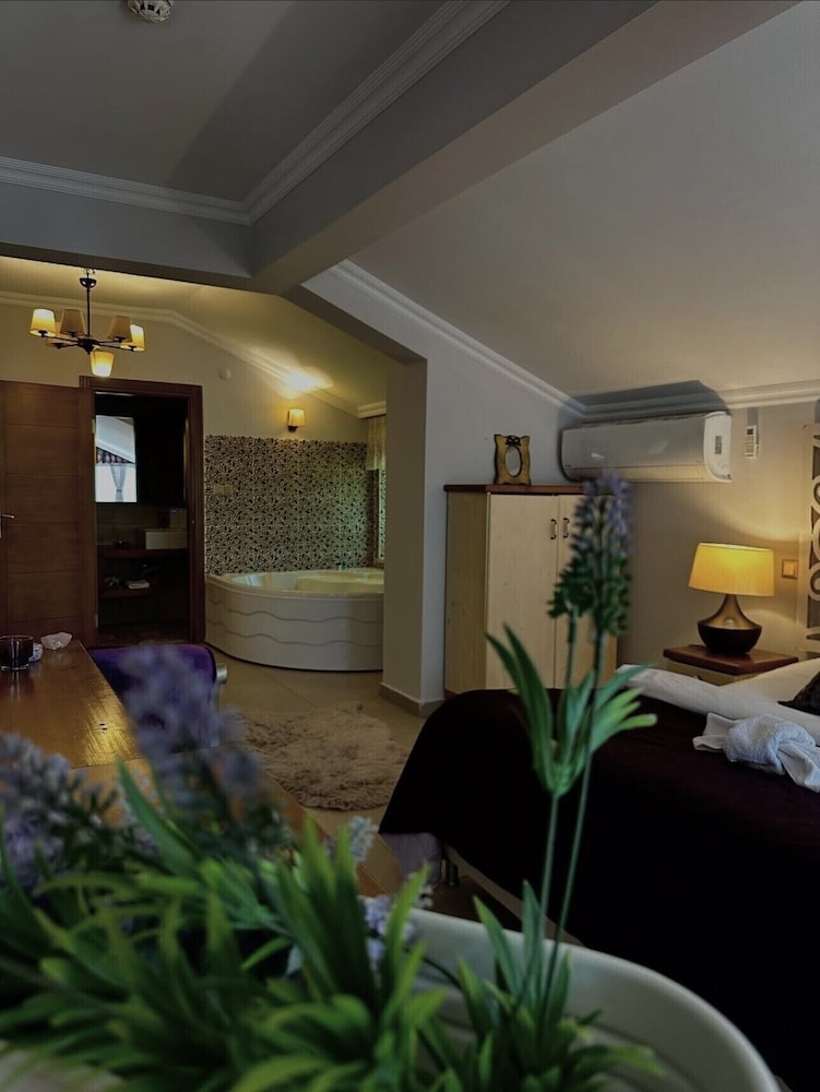 Sweet Home River Hotel 25/50