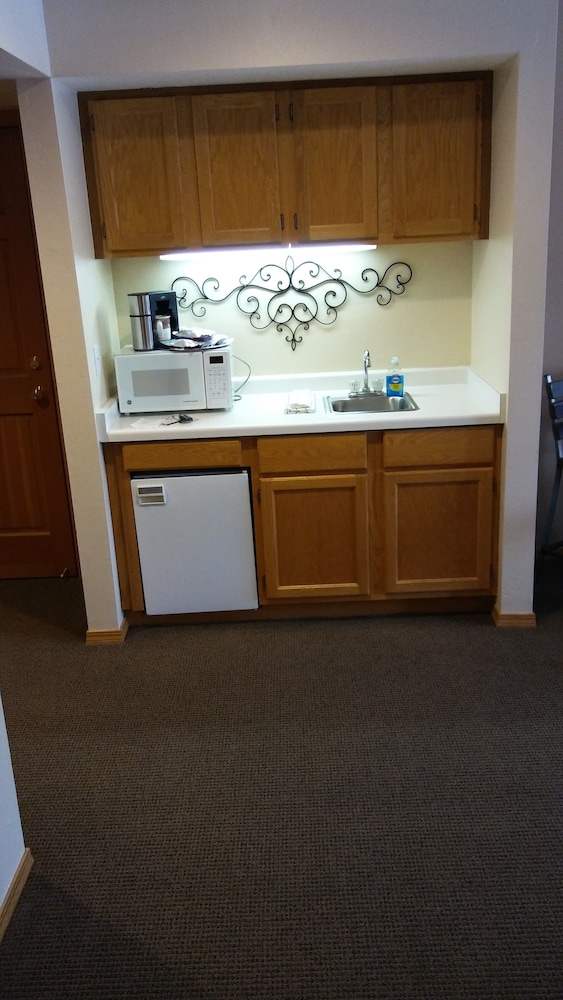 Lodge at Leathem Smith 8/61