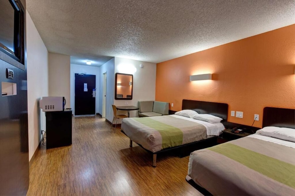 Executive Inn & Suites Hobby 10/29