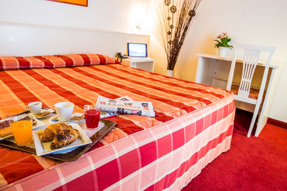 HOTEL GALLIA 16/48
