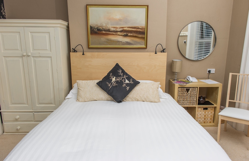The Salty Dog Hotel & Bistro 30/71
