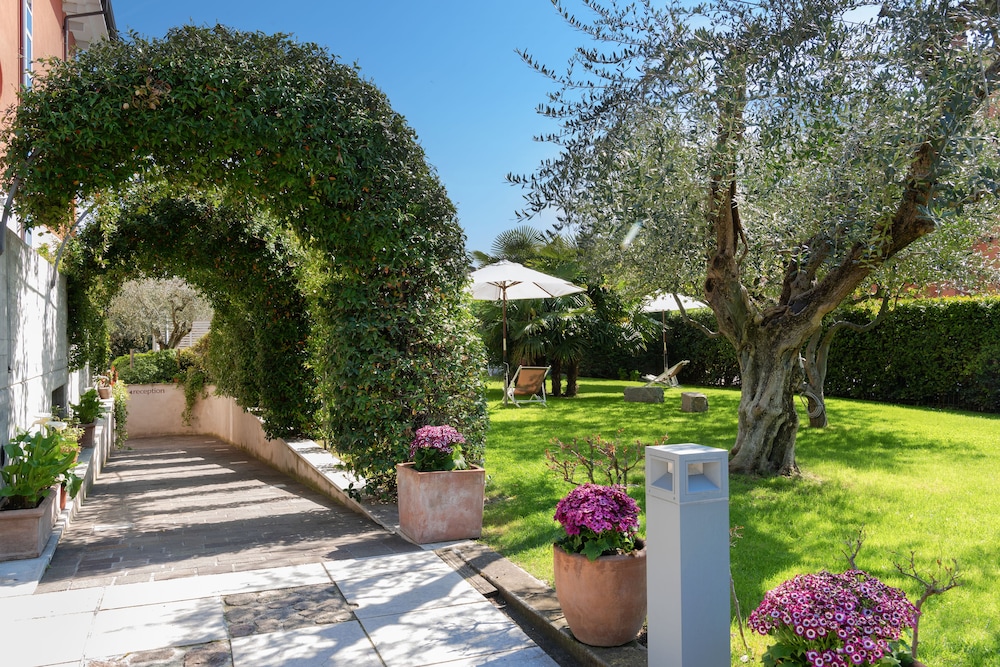 Vialeromadodici Rooms & Apartments 48/58