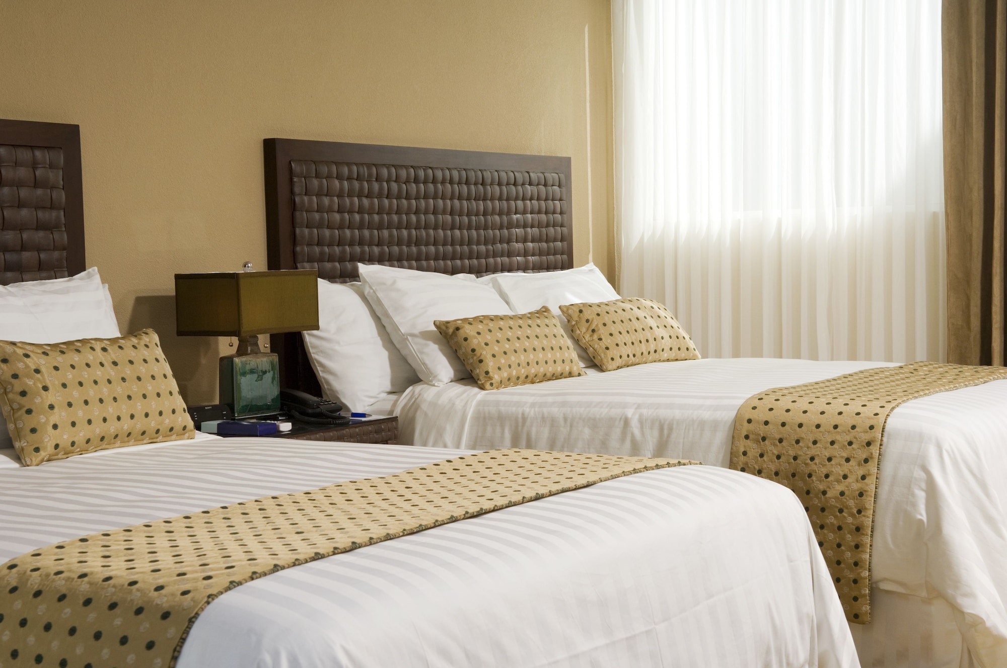 SUPERIOR, 2 DOUBLE BEDS