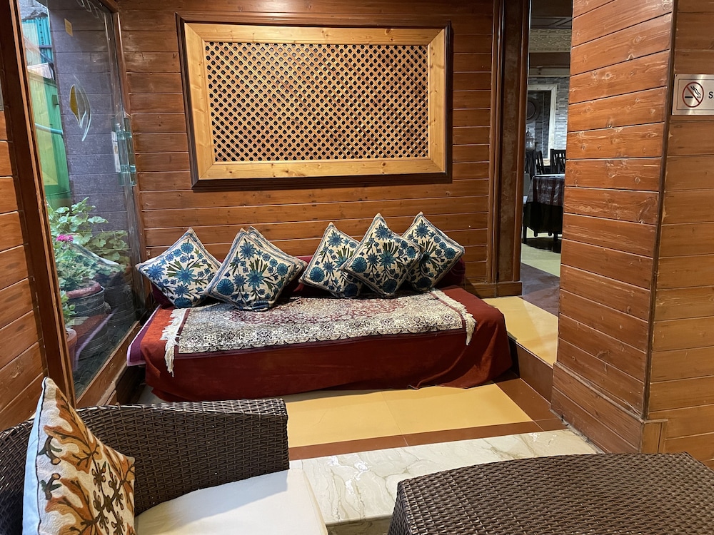 Hotel SADAF 27/45