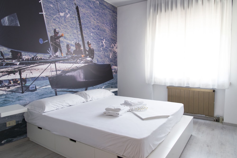 Monica Residence 15/50