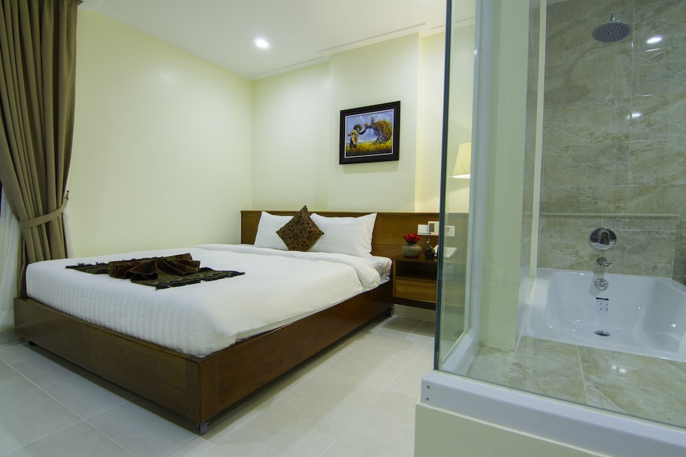 Rose Emerald Hotel 38/63