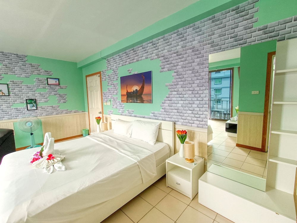 ROOM, DOUBLE BED, BALCONY