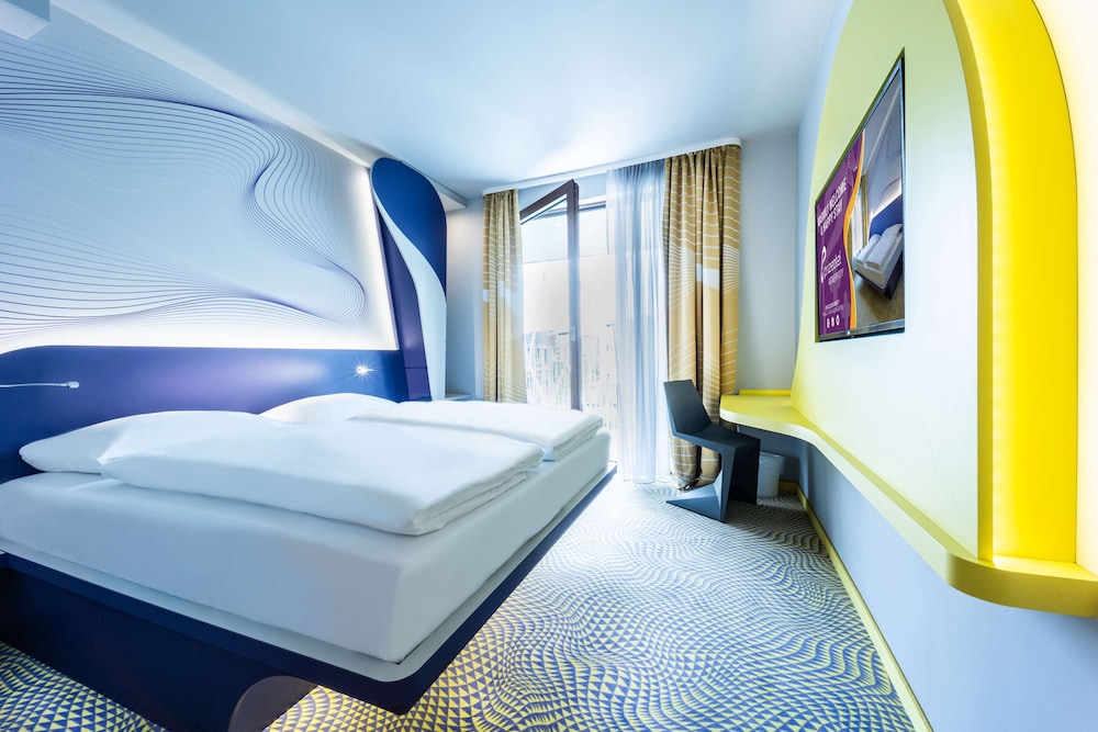 Design, King Bed, Balcony