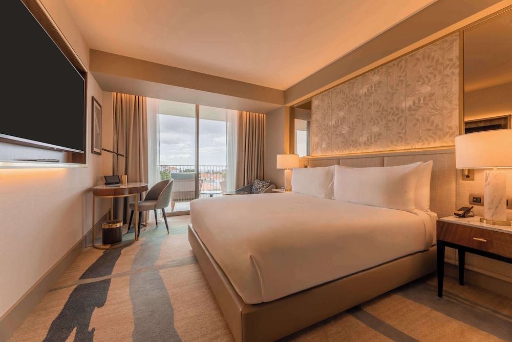 Suite, King Bed