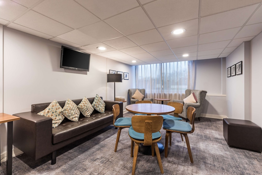 Radisson Hotel and Conference Centre London Heathrow 27/49