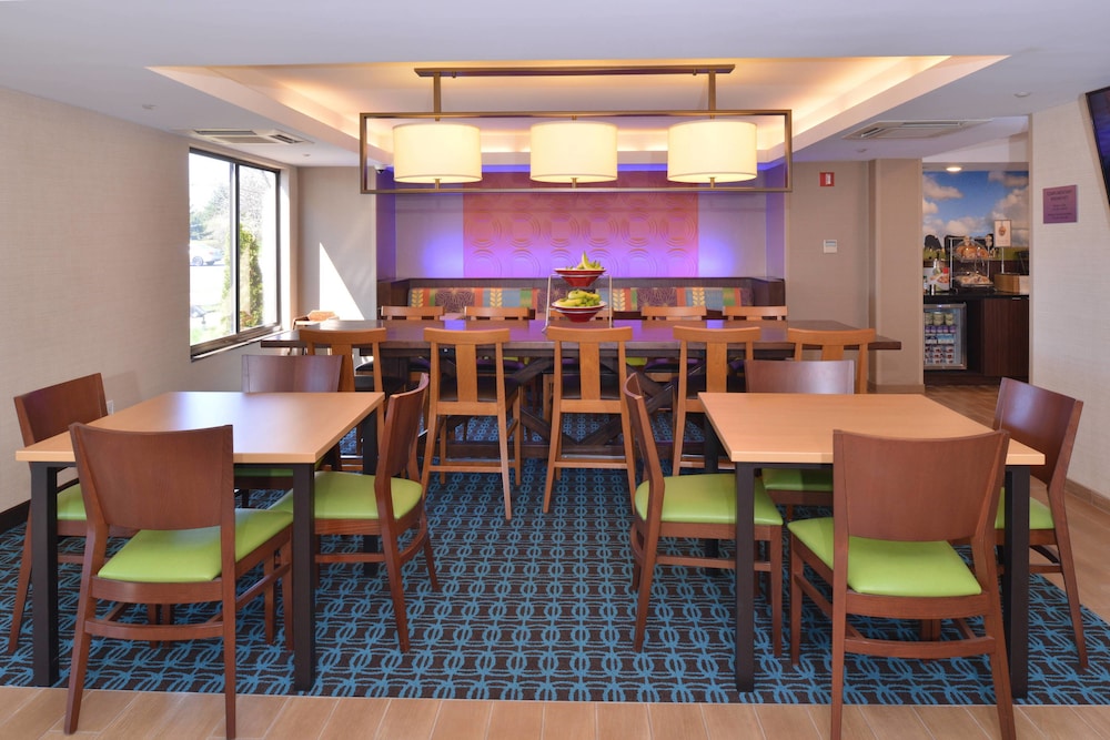 Fairfield Inn Rochester Henrietta/University Area 20/28