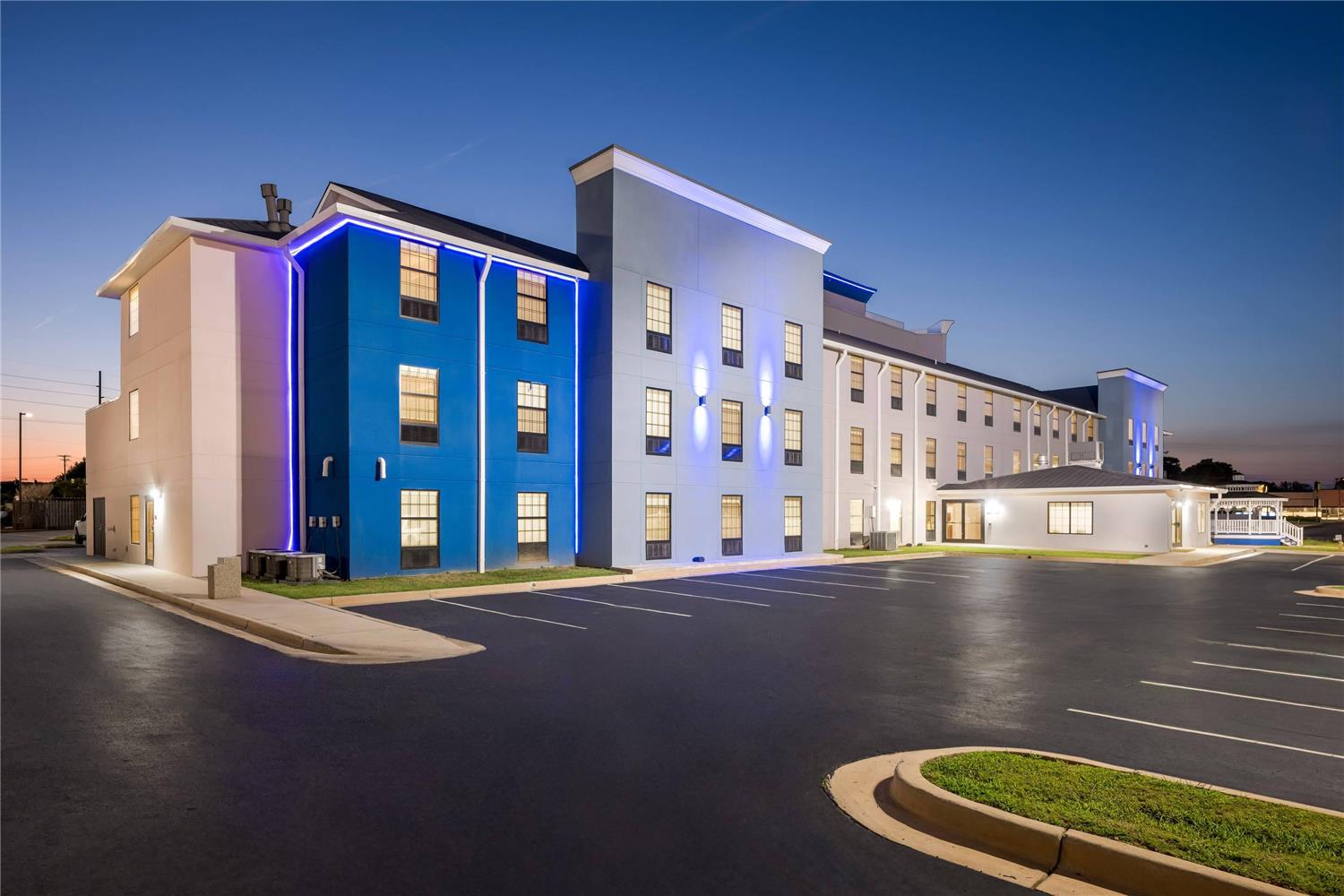 Comfort Inn & Suites River City Decatur 3/21